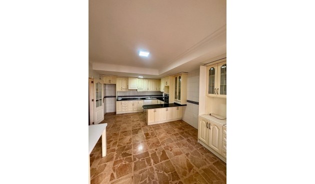 Återförsäljning - Apartment -
Torrevieja - Centro