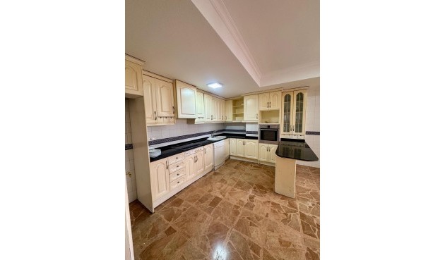 Återförsäljning - Apartment -
Torrevieja - Centro