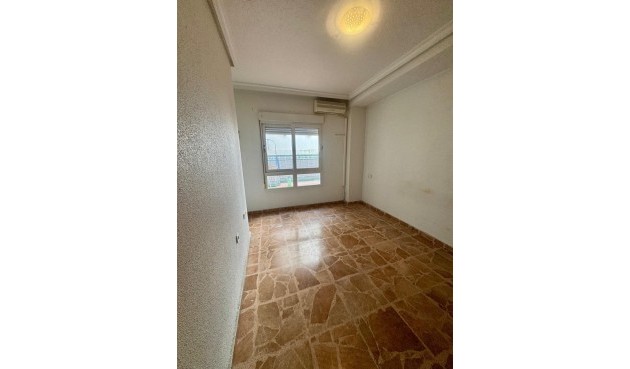 Återförsäljning - Apartment -
Torrevieja - Centro