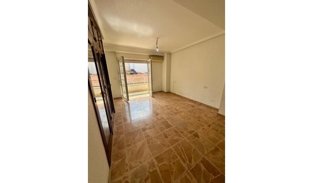 Återförsäljning - Apartment -
Torrevieja - Centro