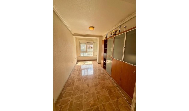 Återförsäljning - Apartment -
Torrevieja - Centro