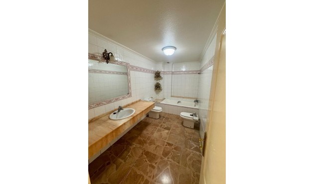 Återförsäljning - Apartment -
Torrevieja - Centro