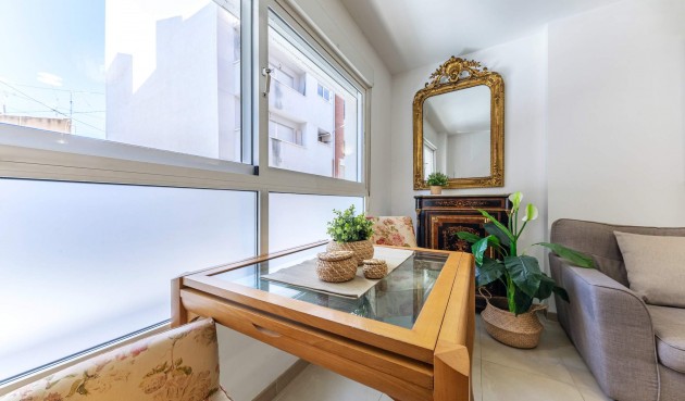 Brukt - Apartment -
Alicante - Carolinas Bajas