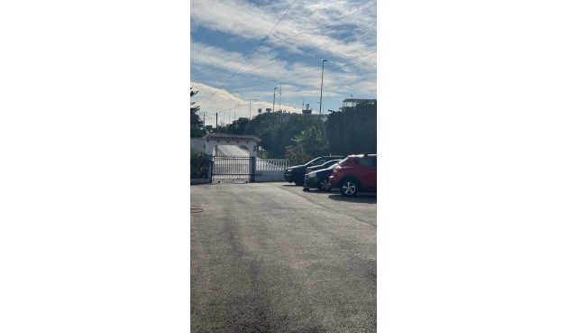 Återförsäljning - Town House -
Orihuela Costa - Costa Blanca