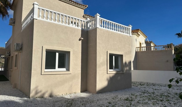 Återförsäljning - Villa -
El Campello - Costa Blanca