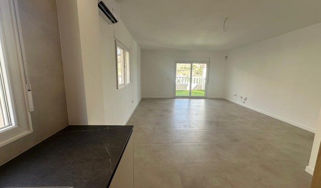 Återförsäljning - Villa -
El Campello - Costa Blanca