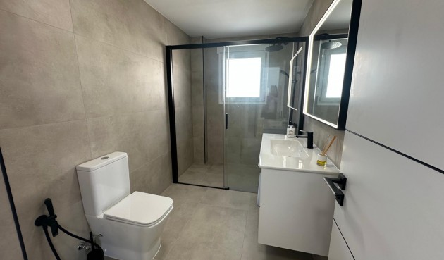 Återförsäljning - Villa -
El Campello - Costa Blanca