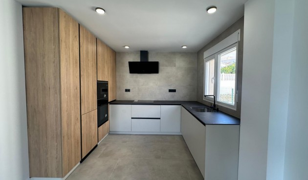 Återförsäljning - Villa -
El Campello - Costa Blanca