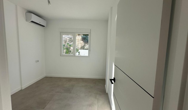 Återförsäljning - Villa -
El Campello - Costa Blanca