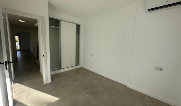 Återförsäljning - Villa -
El Campello - Costa Blanca