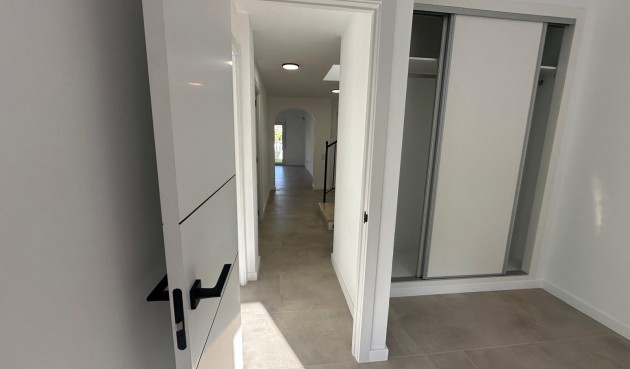 Återförsäljning - Villa -
El Campello - Costa Blanca