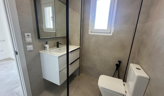 Återförsäljning - Villa -
El Campello - Costa Blanca