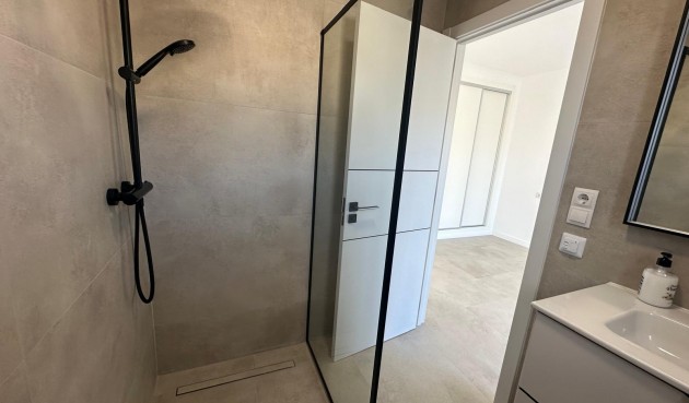 Återförsäljning - Villa -
El Campello - Costa Blanca