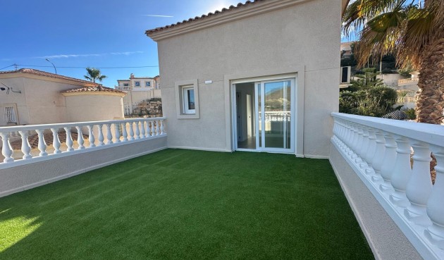 Återförsäljning - Villa -
El Campello - Costa Blanca