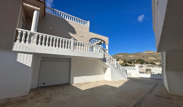 Återförsäljning - Villa -
El Campello - Costa Blanca