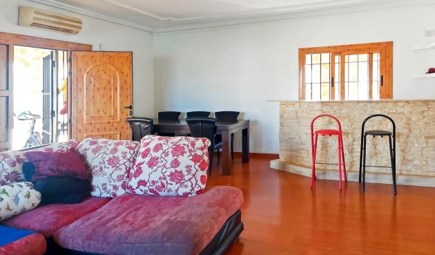 Återförsäljning - Villa -
Torrevieja - Costa Blanca