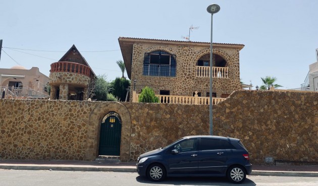 Återförsäljning - Villa -
Torrevieja - Costa Blanca