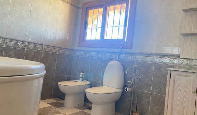 Återförsäljning - Villa -
Torrevieja - Costa Blanca