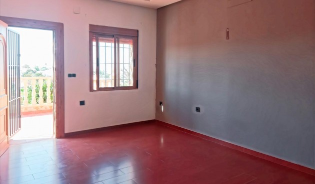 Återförsäljning - Villa -
Torrevieja - Costa Blanca