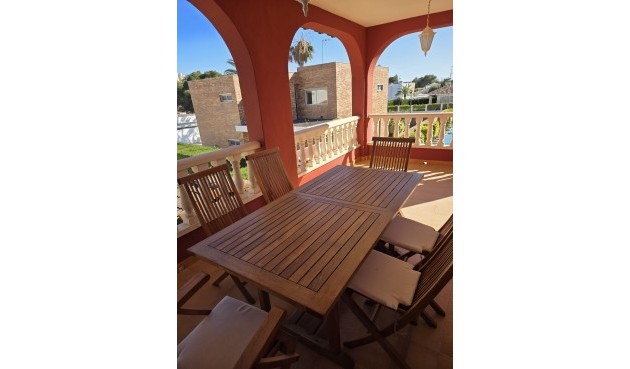 Återförsäljning - Villa -
Alicante - Costa Blanca