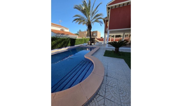 Återförsäljning - Villa -
Alicante - Costa Blanca