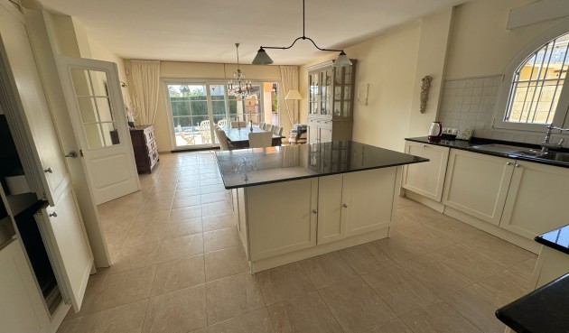 Återförsäljning - Villa -
Orihuela Costa - Costa Blanca