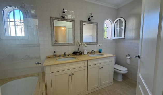 Återförsäljning - Villa -
Orihuela Costa - Costa Blanca