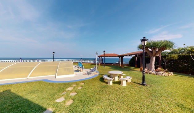 Återförsäljning - Villa -
Orihuela Costa - Costa Blanca