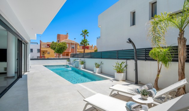 Återförsäljning - Villa -
Guardamar del Segura - Costa Blanca