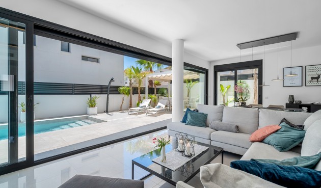 Återförsäljning - Villa -
Guardamar del Segura - Costa Blanca