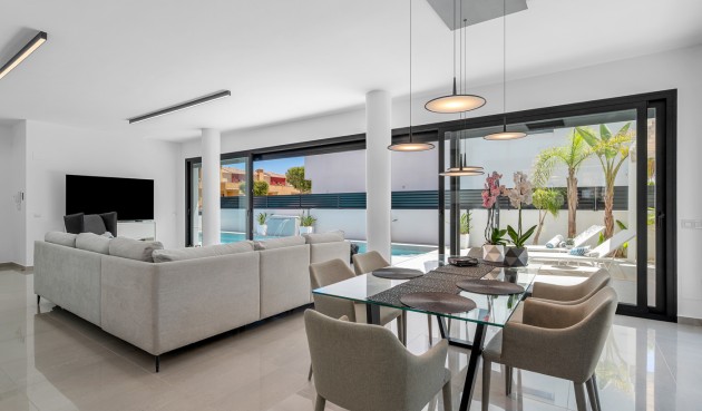 Återförsäljning - Villa -
Guardamar del Segura - Costa Blanca