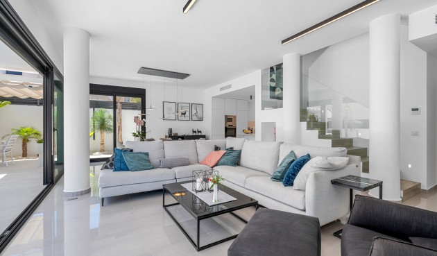 Återförsäljning - Villa -
Guardamar del Segura - Costa Blanca