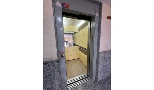 Återförsäljning - Apartment -
Torrevieja - Costa Blanca