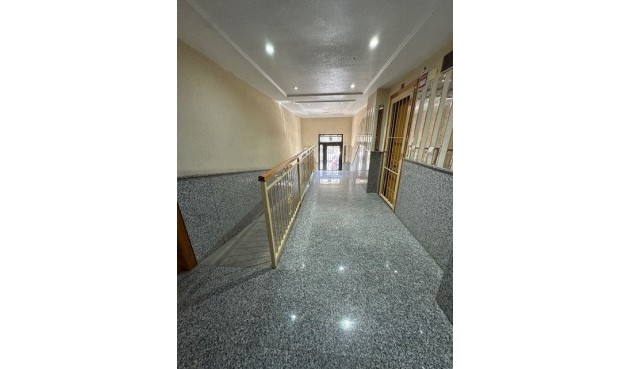 Återförsäljning - Apartment -
Torrevieja - Costa Blanca