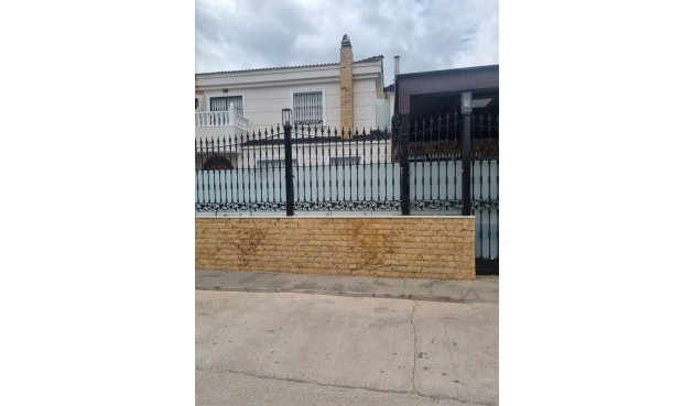 Återförsäljning - Town House -
Orihuela Costa - Costa Blanca