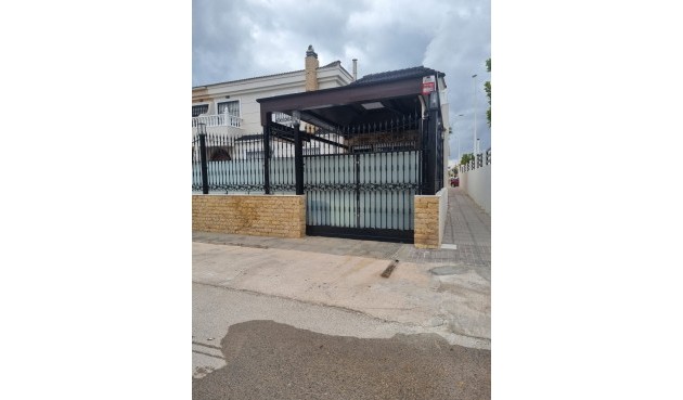 Återförsäljning - Town House -
Orihuela Costa - Costa Blanca