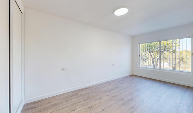 Återförsäljning - Bungalow -
Orihuela Costa - Costa Blanca