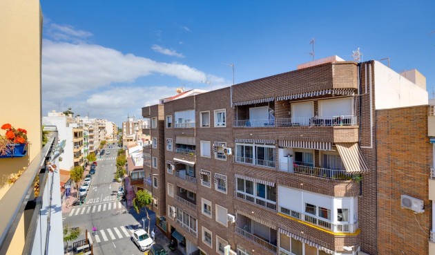 Återförsäljning - Takvåning -
Torrevieja - Centro