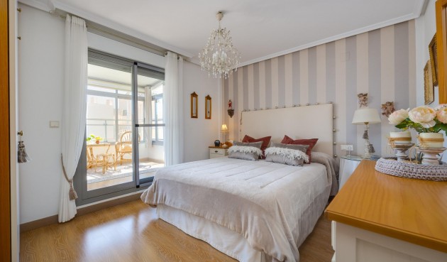 Återförsäljning - Takvåning -
Torrevieja - Centro