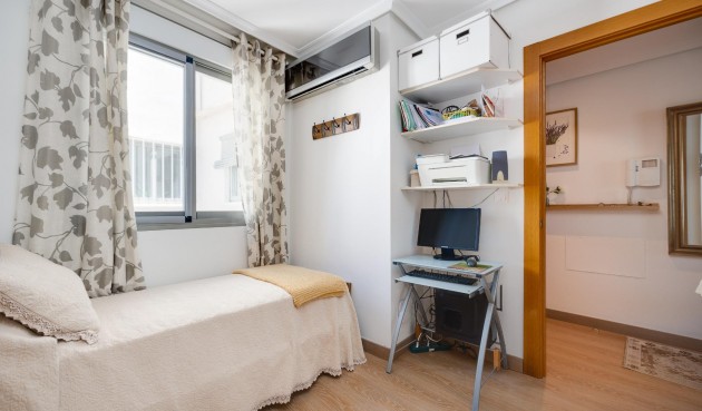 Återförsäljning - Takvåning -
Torrevieja - Centro