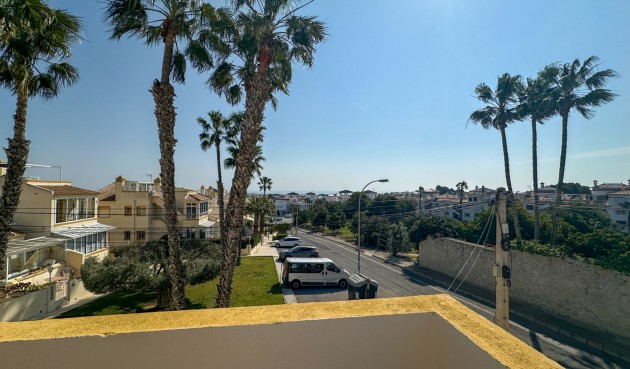 Återförsäljning - Duplex -
Orihuela Costa - Costa Blanca