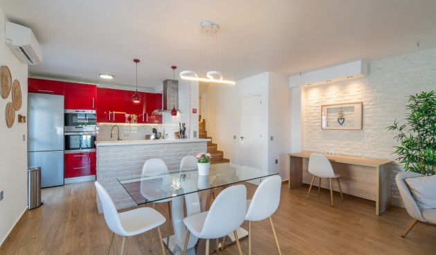 Återförsäljning - Town House -
Torrevieja - Costa Blanca