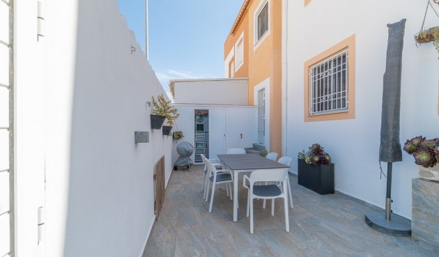 Återförsäljning - Town House -
Torrevieja - Costa Blanca