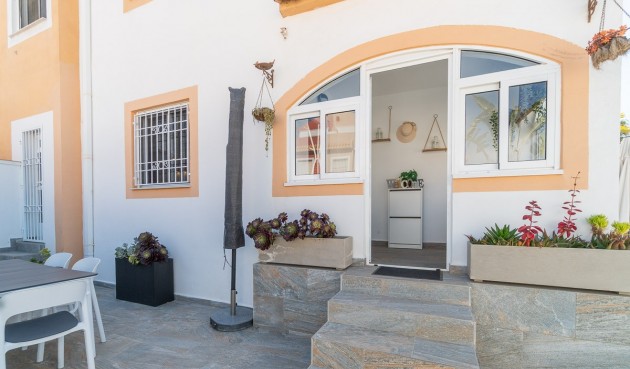 Återförsäljning - Town House -
Torrevieja - Costa Blanca
