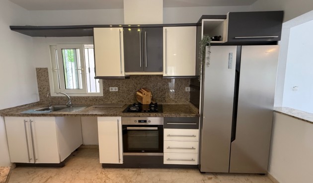 Återförsäljning - Villa -
Orihuela - Inland