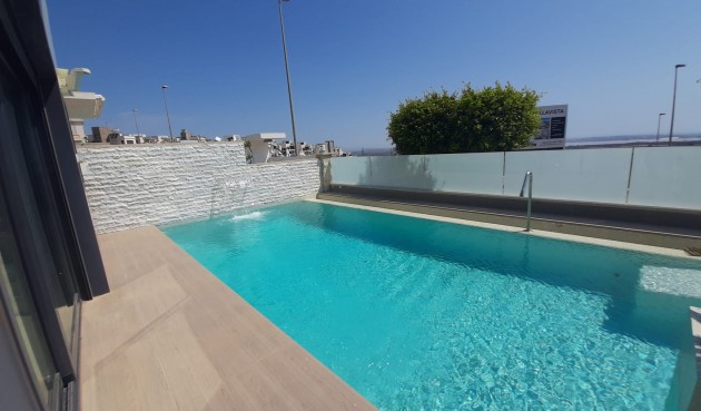 Återförsäljning - Villa -
San Miguel de Salinas - Inland