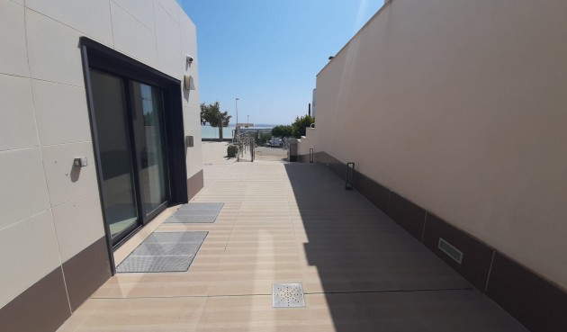 Återförsäljning - Villa -
San Miguel de Salinas - Inland