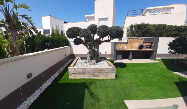 Återförsäljning - Villa -
San Miguel de Salinas - Inland