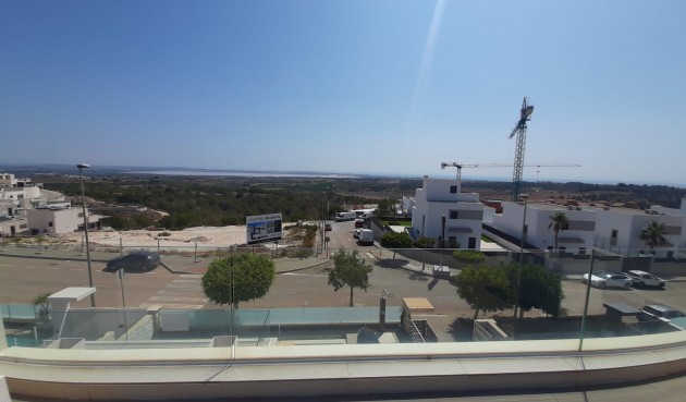 Återförsäljning - Villa -
San Miguel de Salinas - Inland