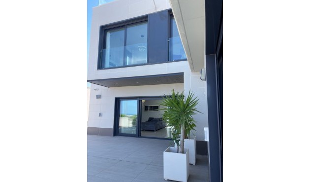 Återförsäljning - Villa -
San Miguel de Salinas - Inland